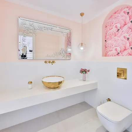 Rosy Dreamy Ultra Luxury *