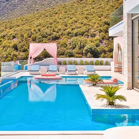 Rosy Dreamy Ultra Luxury